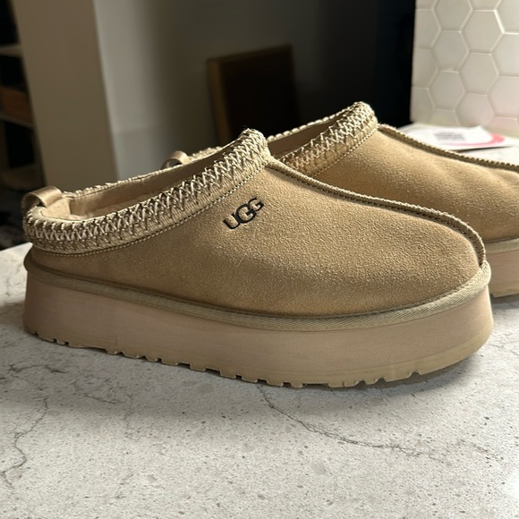 UGG Shoes - NEW NEVER WORN UGG Tazz Slipper Mustard Seed (Women's)